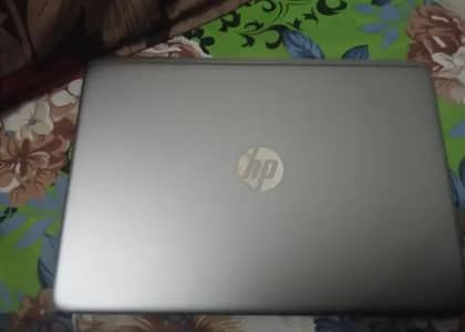 hp laptop 16/256 core i5