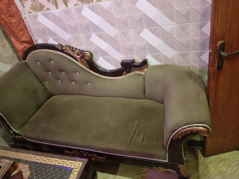 Dewan sofa 0