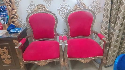 room's chairs
