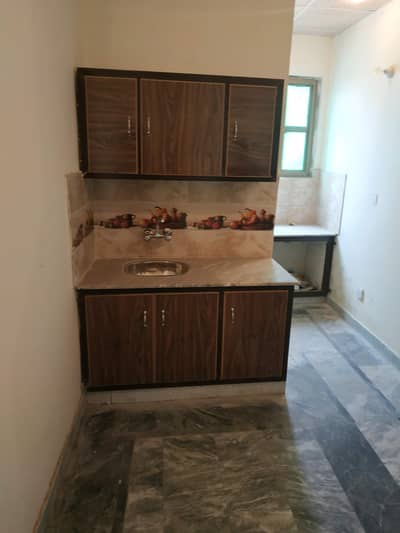 flat available for family and females