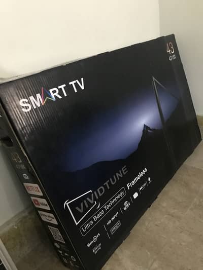 Samsung 42 Inch Smart LED TV – Panel Crack, Needs Repair