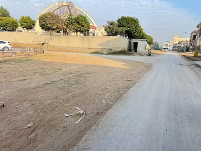 2219-C Abubaker Block Corner Plot