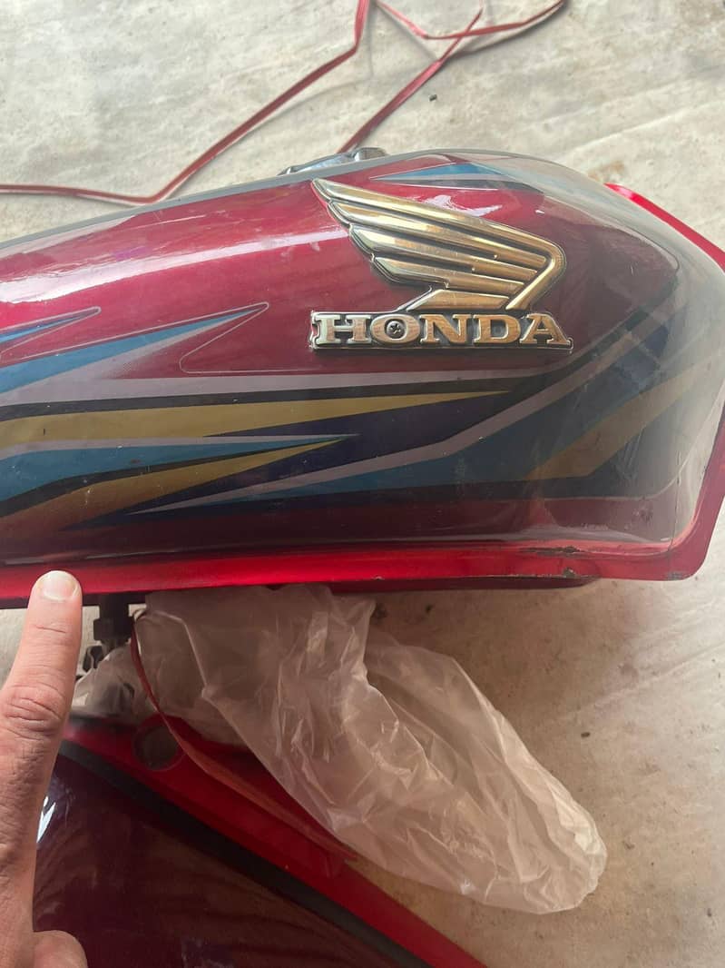 18ماڈل کے جینین ٹاپے ٹینکی اور سلنڈر بھی 1