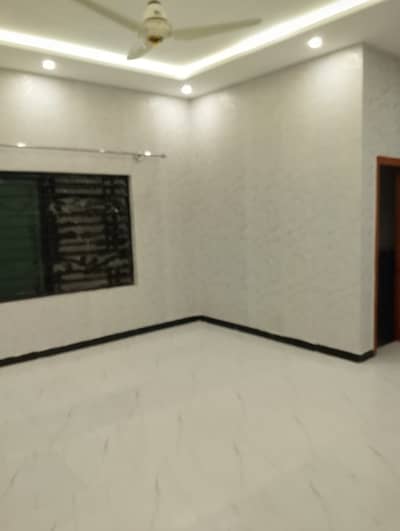 Single Room Available For Rent Bachelors