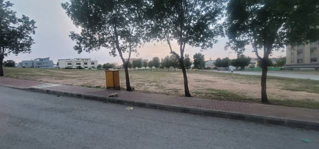 plot#13 27 marla corner extra paid plot