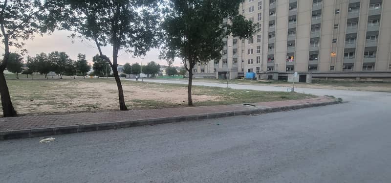 plot#13 27 marla corner extra paid plot 1