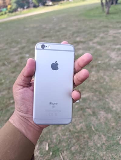I phone 6s PTA approved 128GB with back cover charging