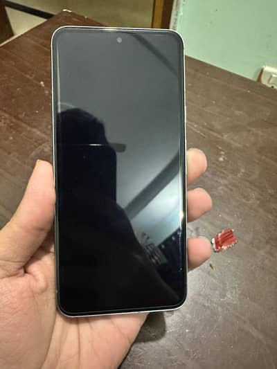 Pixel 8 (8GB/128GB) in Excellent Condition.