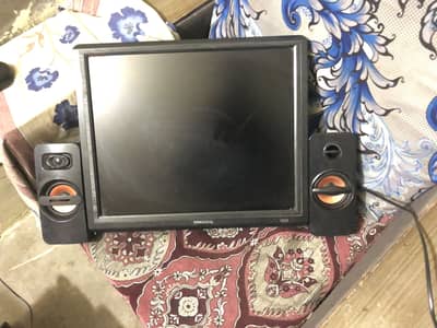 LCD 17 inches ki hai just to weeks wo hain use krty howe