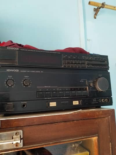 Kenwood amplifier Sony speaker or 110 ki supply  condition best sounds