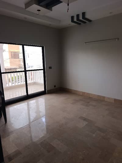 500 Sq. Yards ~ Bungalow for Rent for Commercial Use - Clifton Block 8, Karachi