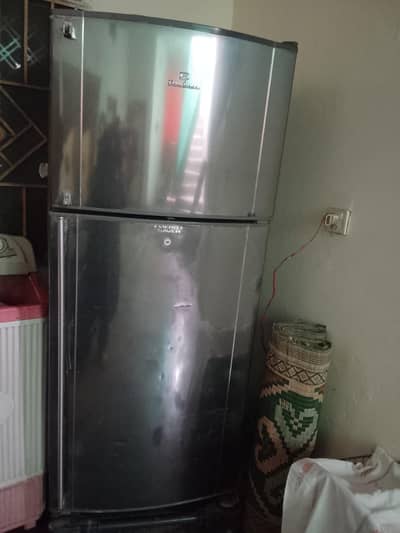 dawlence full size fridge for sale