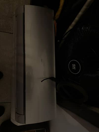 haier rarely used 1 ton inverter almost new