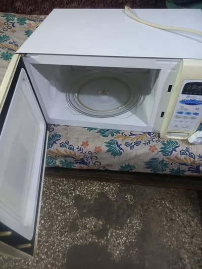 Big size Dawlance microwave