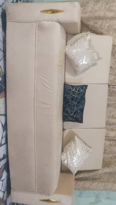 Modern 3+2+2 Seater Sofa Set – Like New Condition