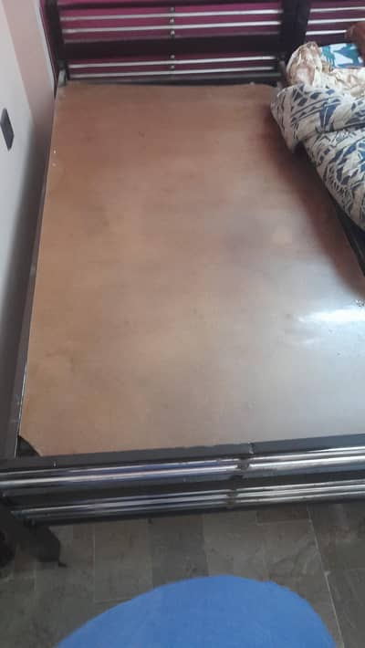3x6 single  bed he achi condition  me he