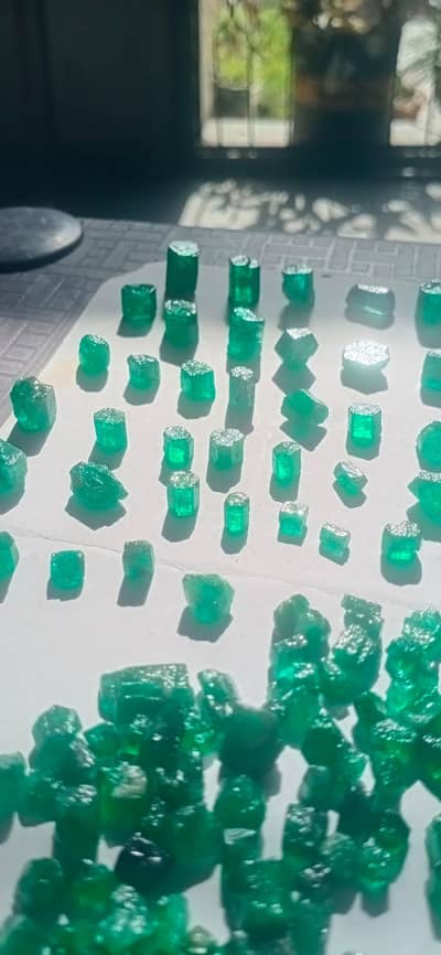 Natural Emerald top quality  price 50$ par crt