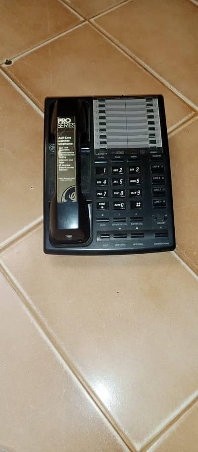 4 Line telephone with CLI