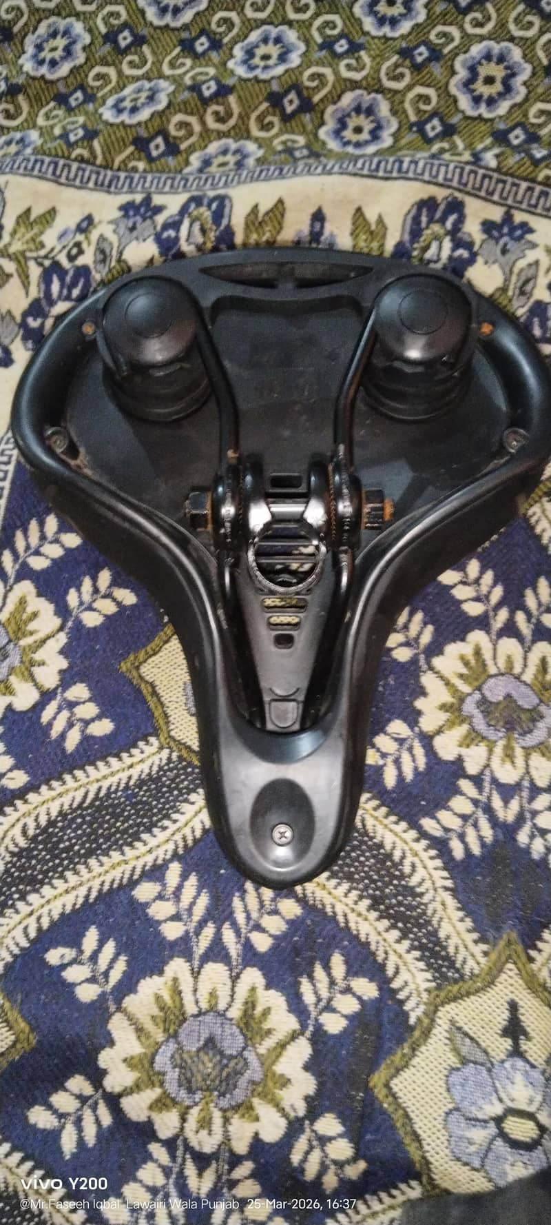 Comfortable sadele for bicycle Bicycle. . . 1