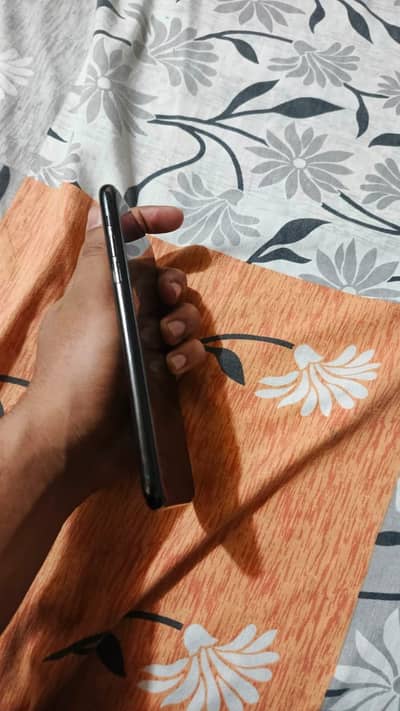 Iphone 11 pro max factory 64 gb