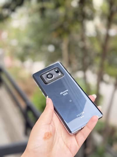 SHARP AQUOS R6 240 Hz. 12/128.