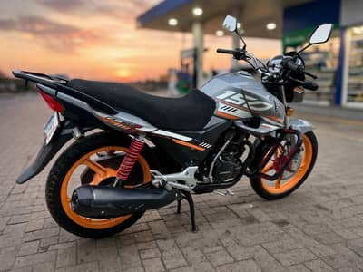 Honda CB 150F 25/26 special edition only 7600 used