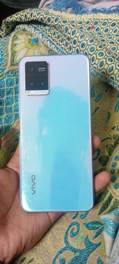 good condition orginal charger and Box available in Rawalpindi