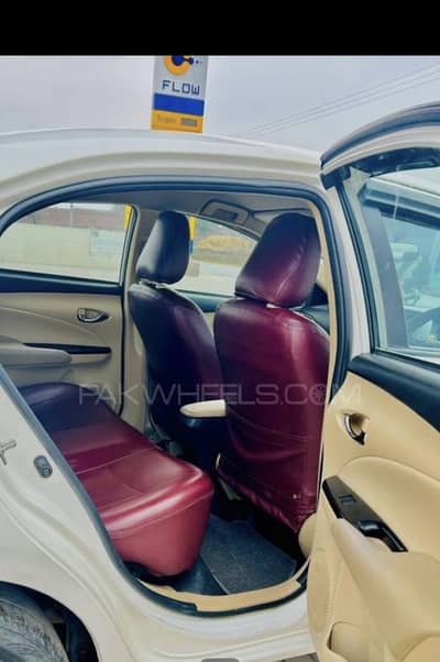 Yaris 1.5 ativ cvt  Full option