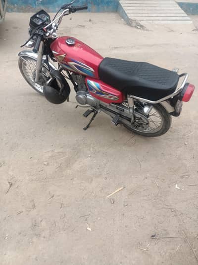 Honda 125 brand new condition Good drive