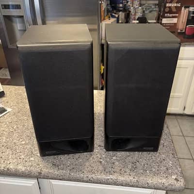 All ok good sounds and good condition  Price final 4000