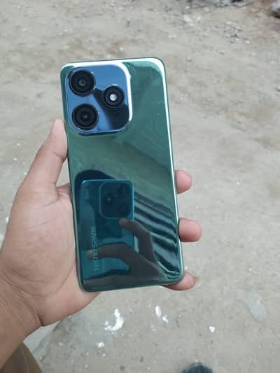 tecno spark 10c koi fault nhi condition 10 by 9 hai box mobile hai