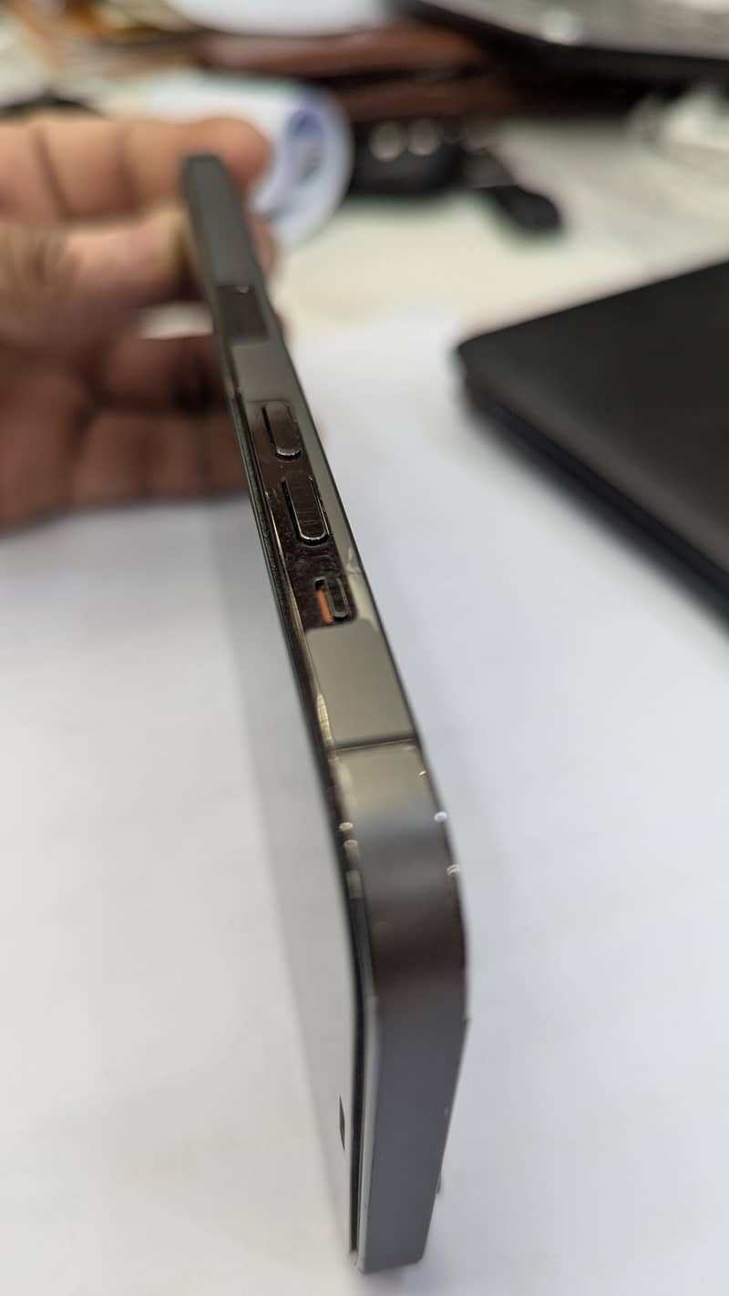 Iphone 12 Pro Max  Graphite 2