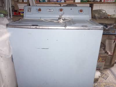 Washing machine  1 years used  10 by10 qandeshan