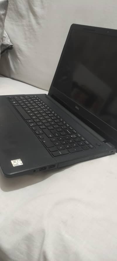 Dell Laptop slim and fast 15.6 led with numerical keyboard