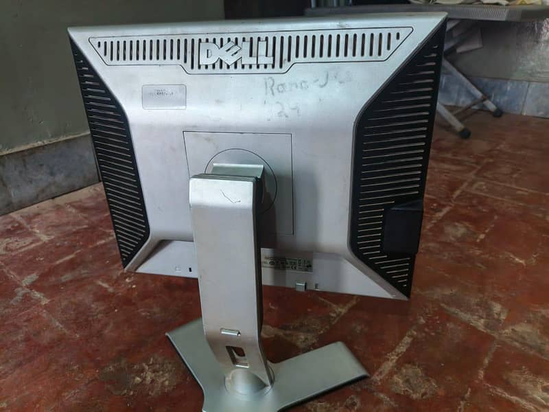 a desktop set without CPU  Flat panel model  1907FPt 1