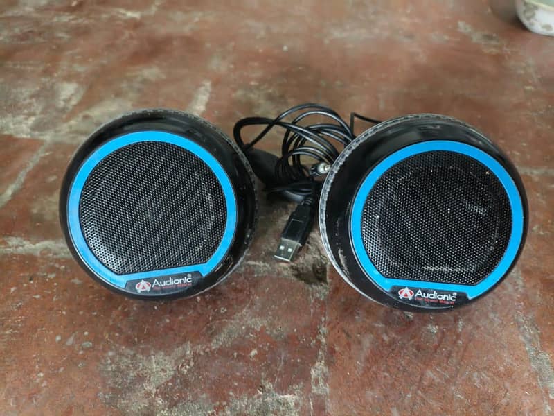 a desktop set without CPU  Flat panel model  1907FPt 3