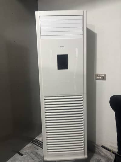 4 ton ac only 1 year used brand new condition