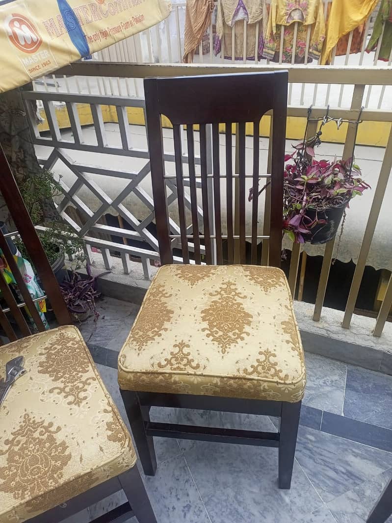 Dining Table Complete Set 7