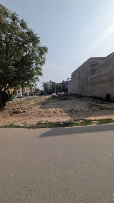 Corner plot is up for sale in Valencia Town