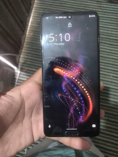 Aquos r5g