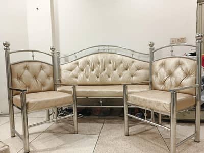 2 months use sofa set just like brand new