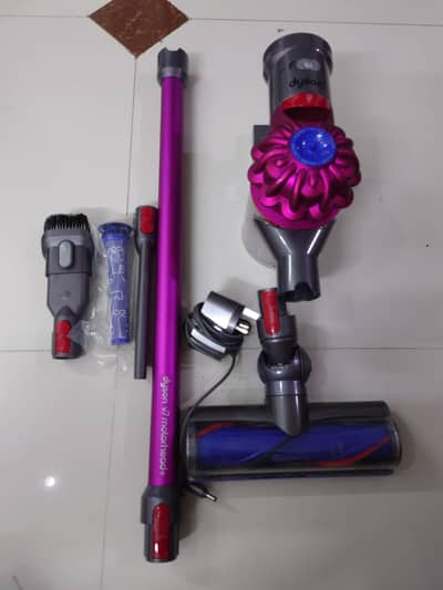 Dyson v7 vacuum cleaner