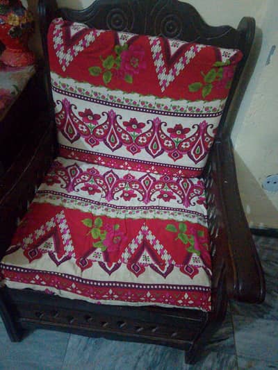 5 setr sofa in wood brown color polish good condition