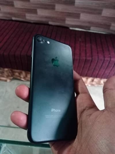 iphone 7 32 non pta 82%battery contct me 03028367967