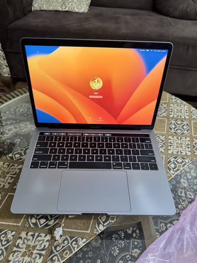 MacBook Pro 2019 16/256