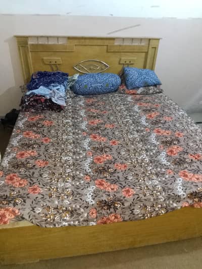 king bed without metress almari  and dressing