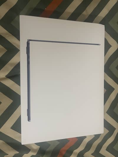 13inch MacBook Air M4 16/256gb Midnight colour