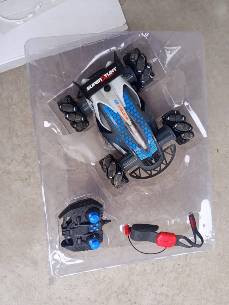 بچوں کی ریموٹ اور واچ کنٹرول والی گاڑی 6