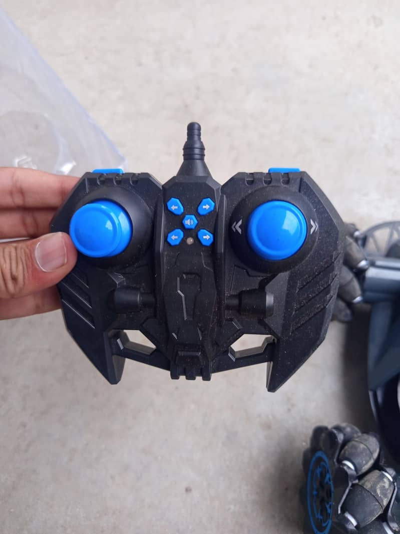 بچوں کی ریموٹ اور واچ کنٹرول والی گاڑی 8