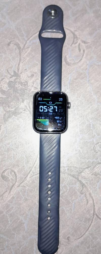 Smart watch in good condition and cheap price